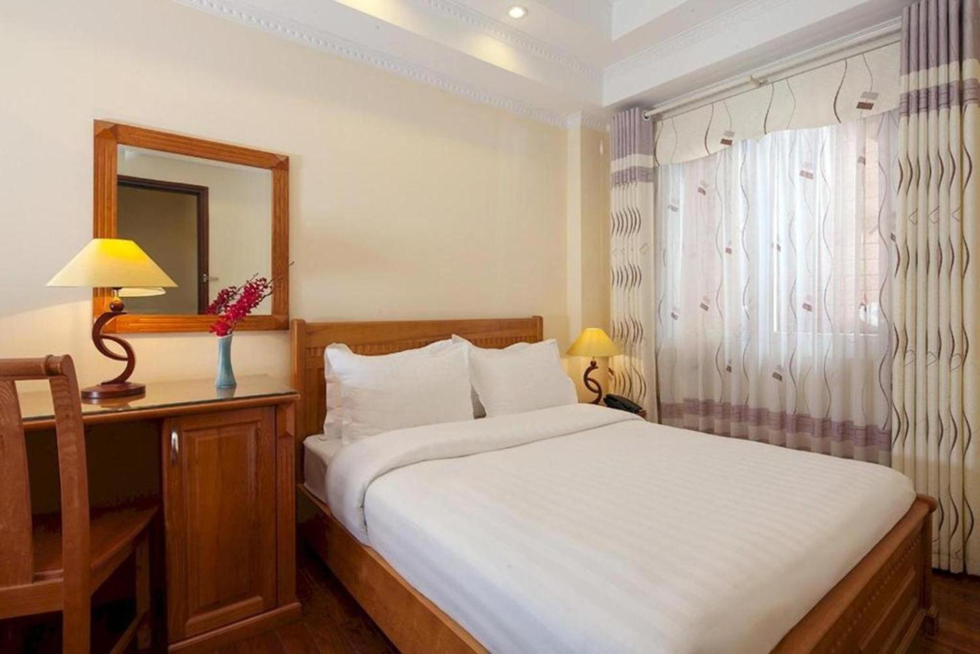 Hotel Lucky 3 & Travel Hanoi