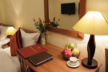 Lucky 3 & Travel Hotel 3*