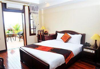 Lucky 3 & Travel Hanoi
