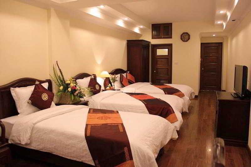 Lucky 3 & Travel Hotel Hanoï