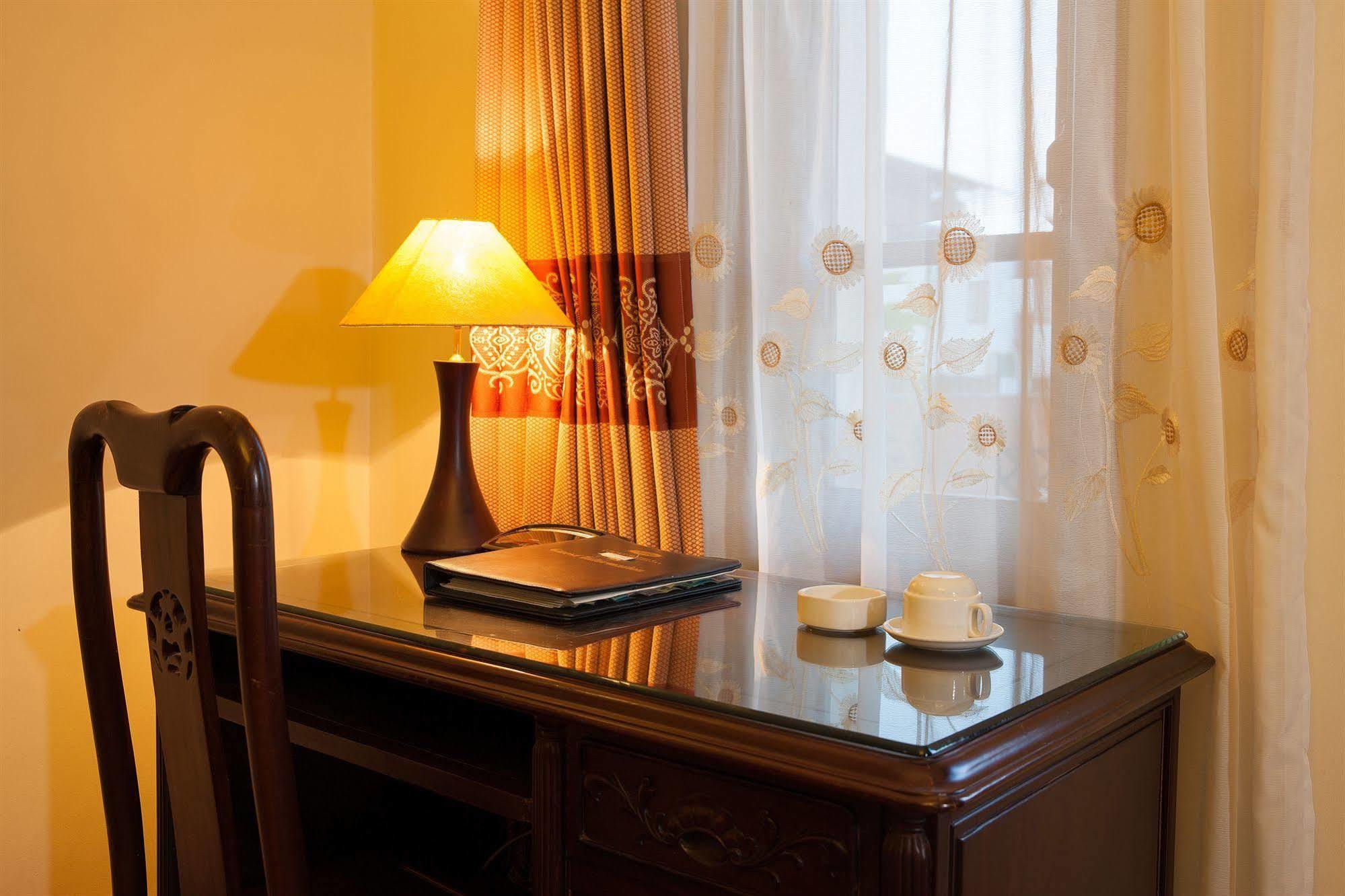 Lucky 3 & Travel Hotel Hanoi