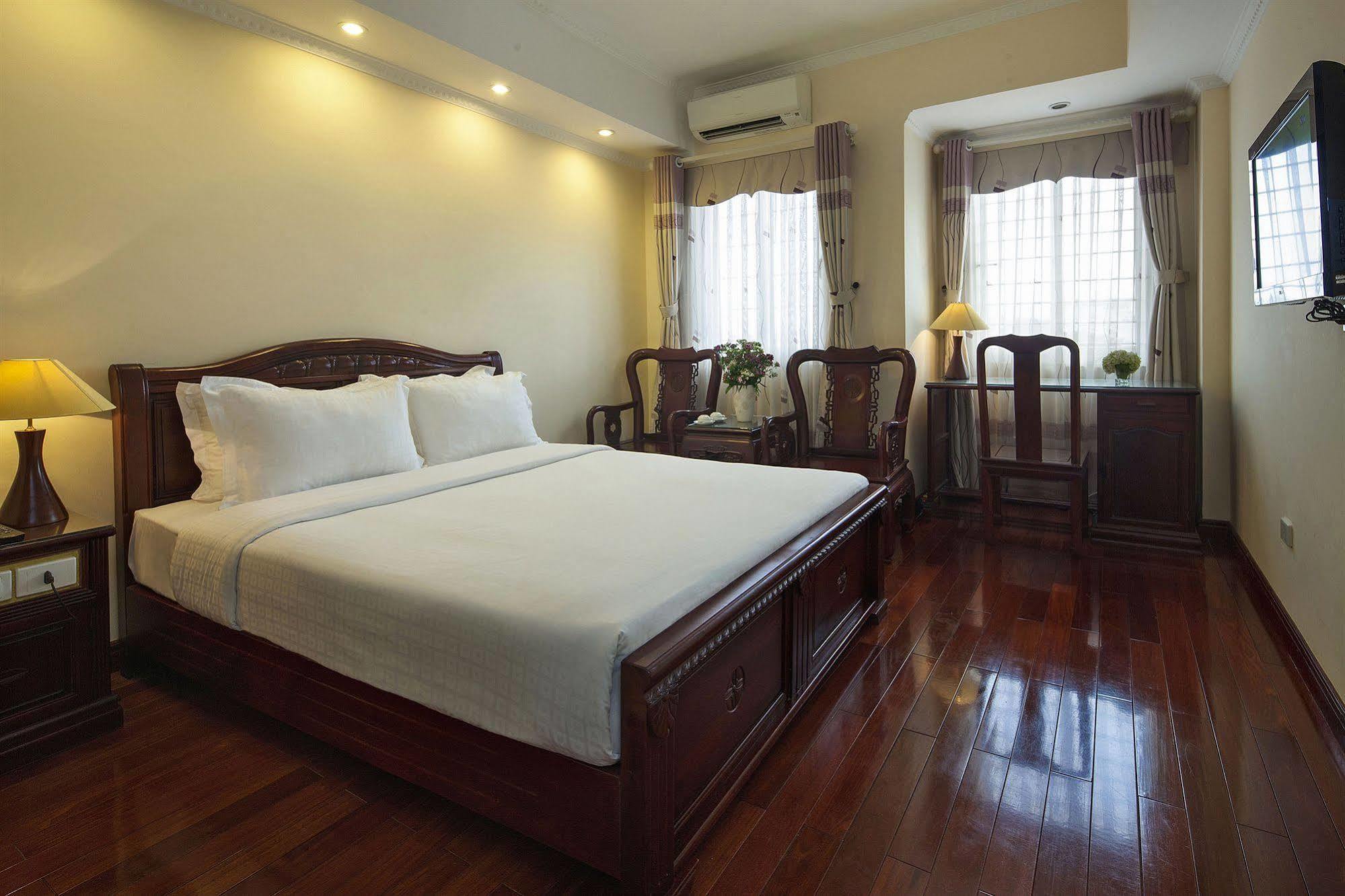 Hotel Lucky 3 & Travel