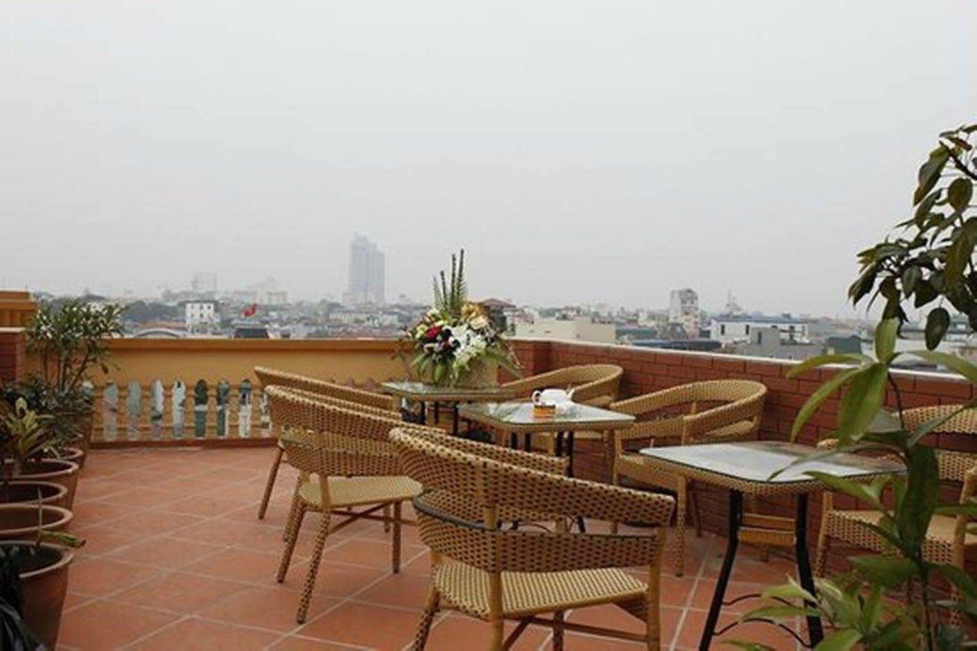 Hotel Lucky 3 & Travel 3*