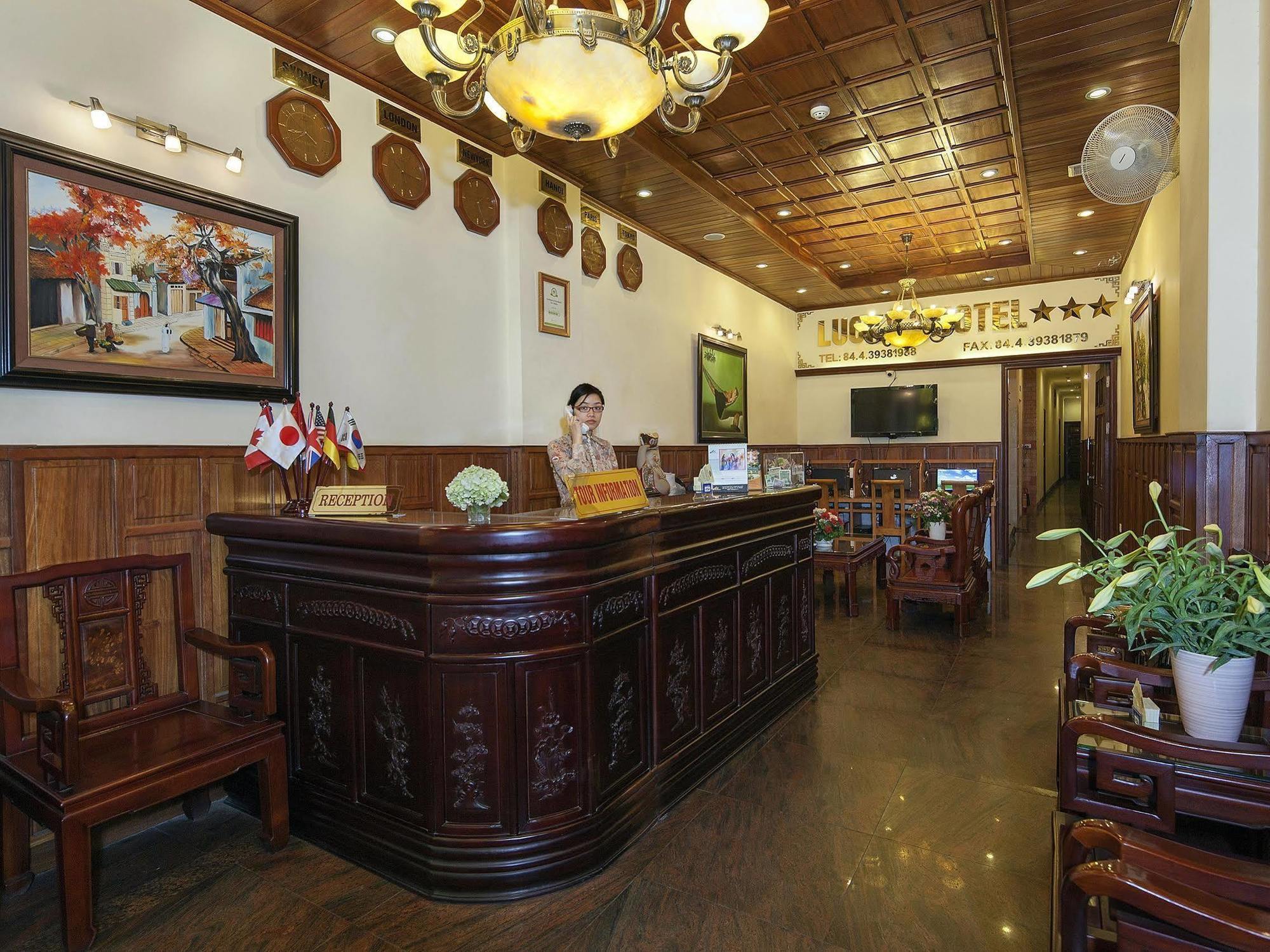 Lucky 3 & Travel Hotel 3*